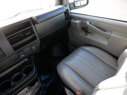 Used 2019 GMC Savana 3500 LS w/ Cold Climate Package image 11