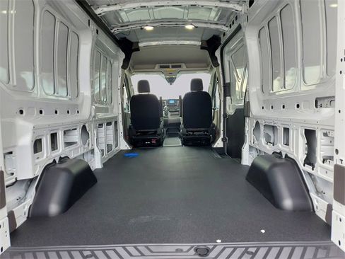 New 2025 Ford Transit 250 148 Medium Roof image 11