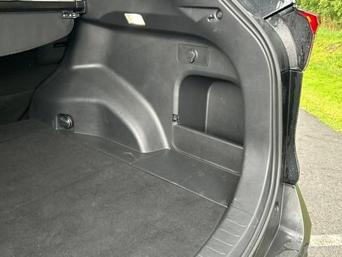 Used 2025 Toyota RAV4 XLE AWD/4WD image 43