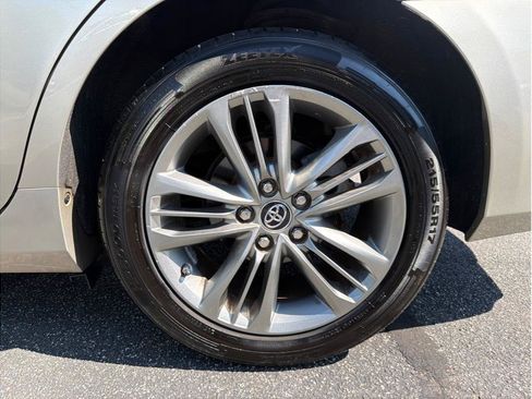 Used 2015 Toyota Camry SE w/ Moonroof Package FWD image 20