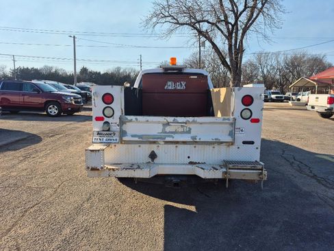 Used 2012 Ford F250 XL w/ XL Value Pkg image 4