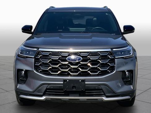 Certified 2025 Ford Explorer Platinum RWD image 4