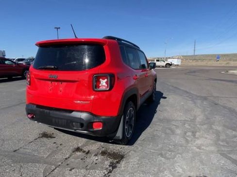 Used 2017 Jeep Renegade Trailhawk AWD/4WD image 8