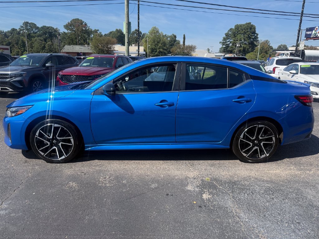 Used 2025 Nissan Sentra SR FWD image 7