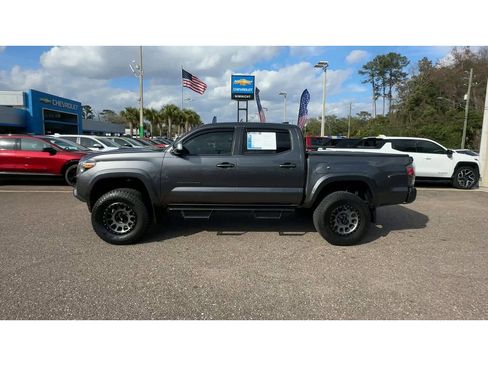 Used 2021 Toyota Tacoma TRD Sport w/ Technology Package image 5