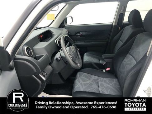 Used 2012 Scion xB FWD image 11