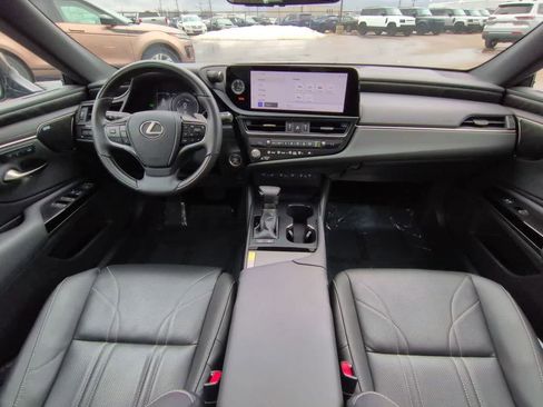Used 2024 Lexus ES 300h Ultra Luxury image 15