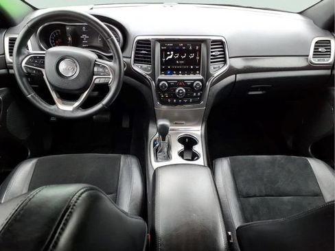 Used 2018 Jeep Grand Cherokee Altitude AWD/4WD image 10