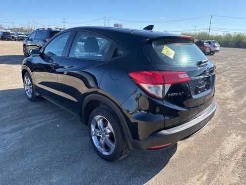 Used 2019 Honda HR-V LX image 2