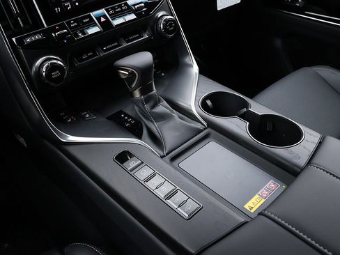 New 2026 Lexus LX 600 4WD w/ Premium Package image 27