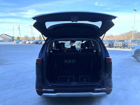 Used 2024 Kia Carnival LX image 22