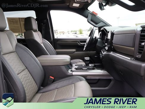 Used 2023 Chevrolet Silverado 1500 ZR2 w/ Technology Package AWD/4WD image 9