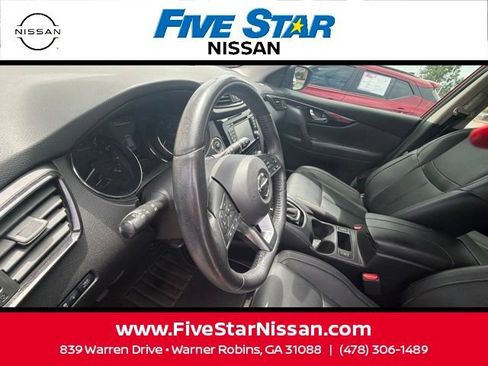 Used 2018 Nissan Rogue Sport SL w/ SL Premium Package FWD image 19