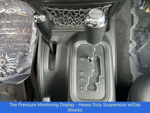 Used 2016 Jeep Wrangler Unlimited Sahara image 8