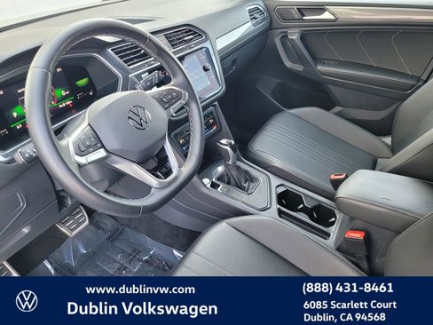 Used 2023 Volkswagen Tiguan SE R-Line image 20