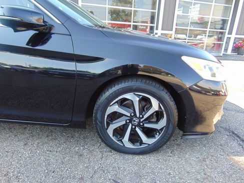 Used 2016 Honda Accord EX image 11