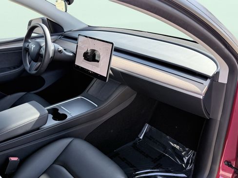 Used 2023 Tesla Model Y Performance AWD/4WD image 42