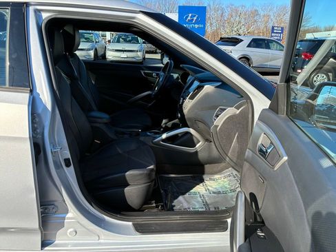 Used 2016 Hyundai Veloster w/ Option Group 02 image 18