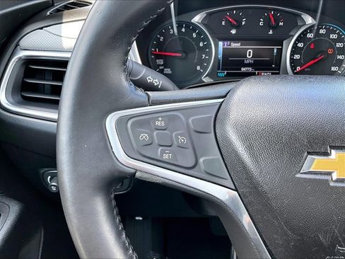 Used 2018 Chevrolet Equinox Premier FWD image 20