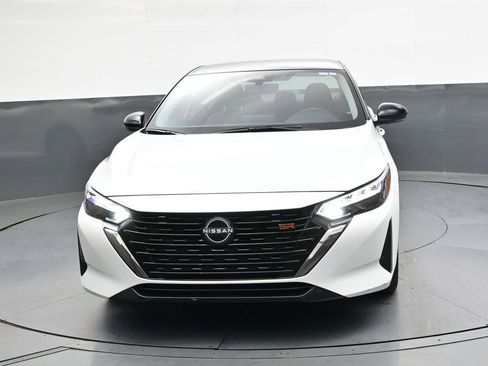 Used 2025 Nissan Sentra SR image 9