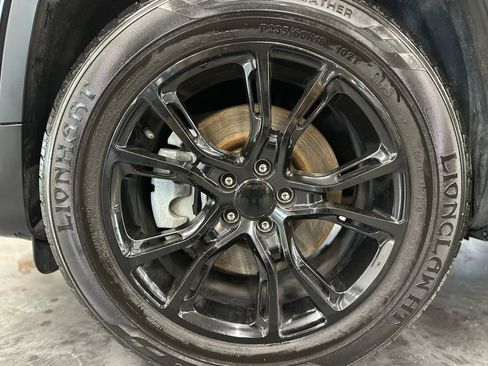 Used 2022 Jeep Cherokee Latitude Lux w/ Sun & Sound Group image 8