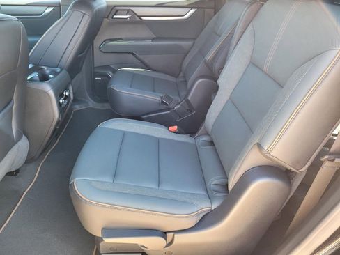 Used 2025 GMC Acadia AT4 image 15