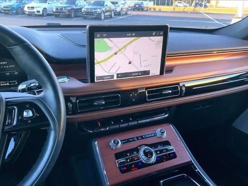 Used 2023 Lincoln Aviator Reserve w/ Equipment Group 201A image 6