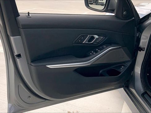 Used 2026 BMW 330i Sedan w/ Premium Package image 10