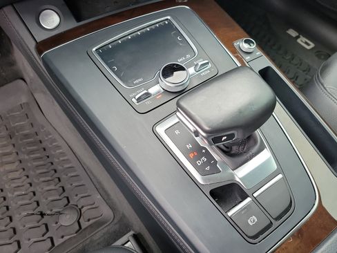 Used 2019 Audi Q5 2.0T Premium Plus w/ Premium Plus Package image 30