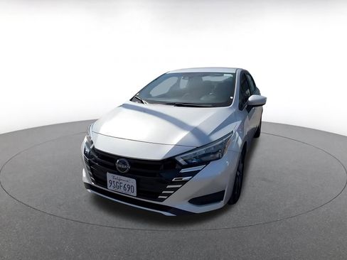 Used 2025 Nissan Versa SV FWD image 7