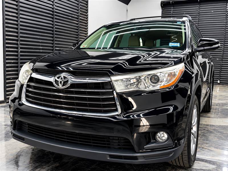 Used 2014 Toyota Highlander XLE AWD/4WD image 2