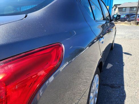 Used 2018 Nissan Versa SV FWD image 33