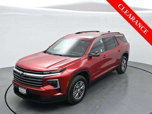 Used 2025 Chevrolet Traverse LT w/ Driver Confidence Package image 54