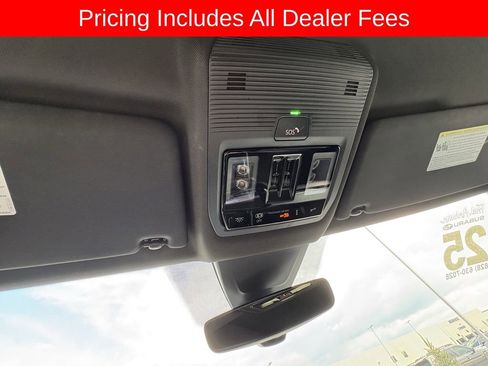Used 2025 Volkswagen Atlas Cross Sport SEL R-Line AWD/4WD image 25