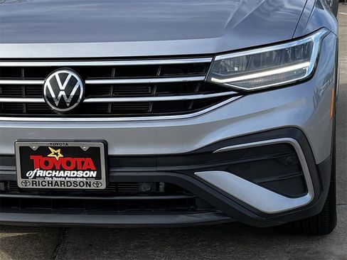 Used 2024 Volkswagen Tiguan SE image 8