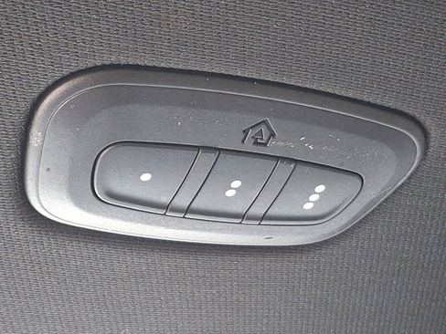 Certified 2021 RAM 1500 Laramie image 28