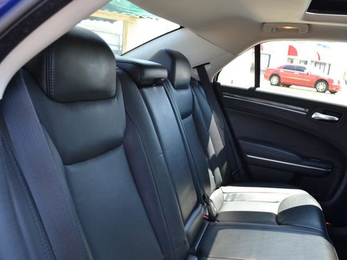 Used 2018 Chrysler 300 Touring L AWD/4WD image 41