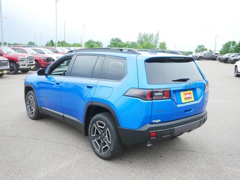 New 2026 Jeep Cherokee Limited AWD/4WD image 3