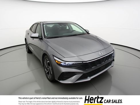 Used 2025 Hyundai Elantra Limited FWD image 1