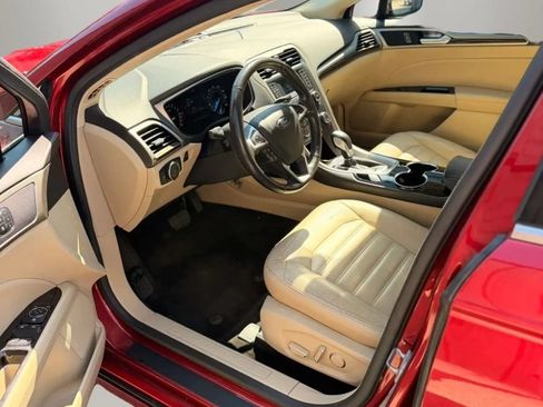 Used 2014 Ford Fusion SE w/ Equipment Group 202A FWD image 7