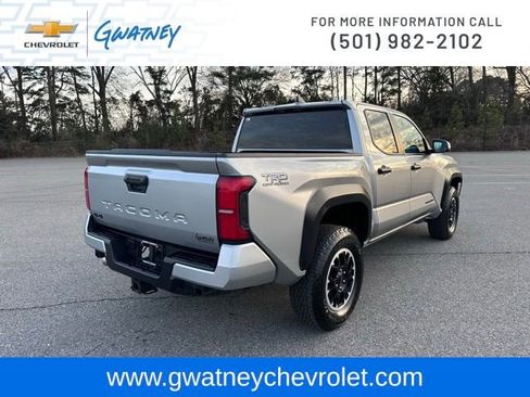 Used 2025 Toyota Tacoma TRD Off-Road image 5