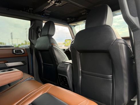 Used 2023 Ford Bronco Outer Banks w/ Sasquatch Package AWD/4WD image 19