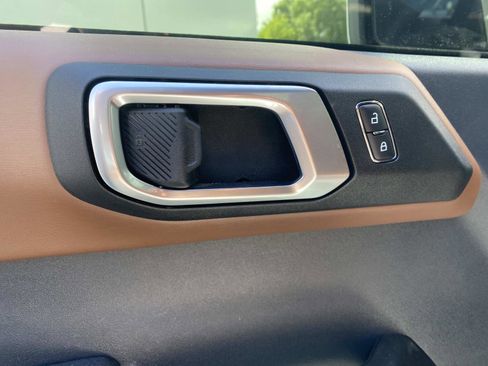 Used 2024 Ford Bronco Outer Banks AWD/4WD image 15