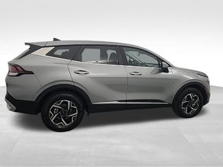 Used 2025 Kia Sportage LX video 2