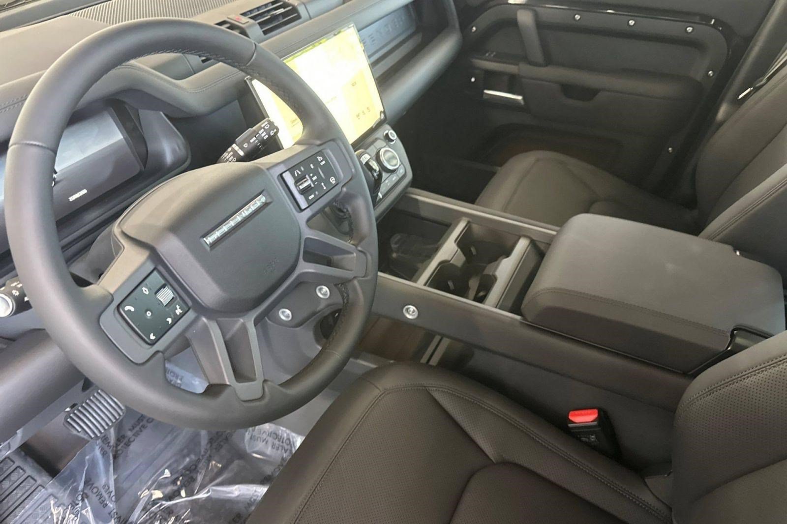New 2026 Land Rover Defender 110 S AWD/4WD image 4