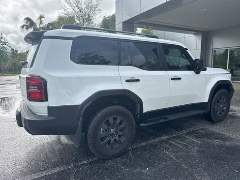 Used 2024 Toyota Land Cruiser image 2