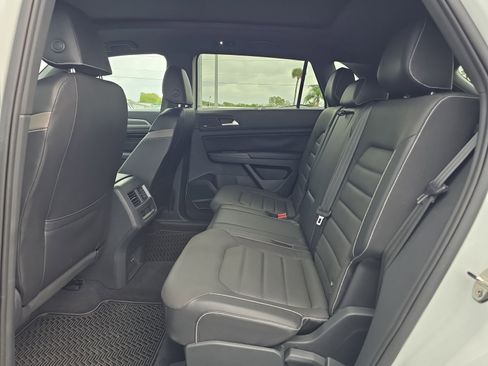 Used 2020 Volkswagen Atlas Cross Sport SEL Premium image 13