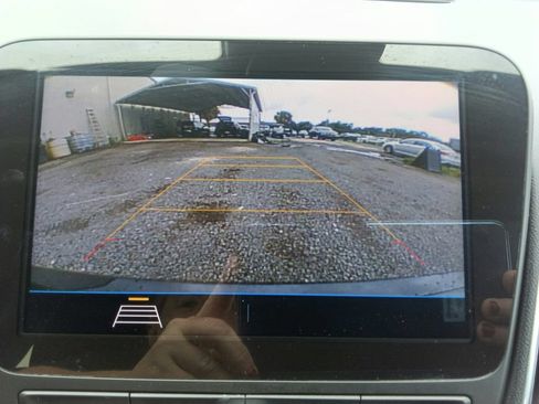 Used 2020 Chevrolet Malibu LT FWD image 27