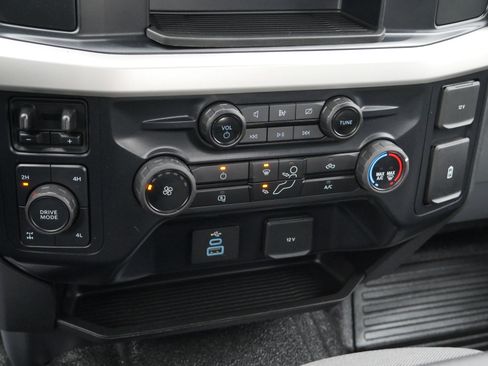 Certified 2024 Ford F250 XL w/ XL Chrome Package image 15