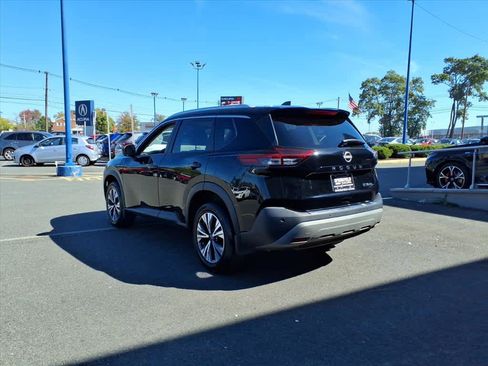 Used 2022 Nissan Rogue SV w/ SV Premium Package image 4